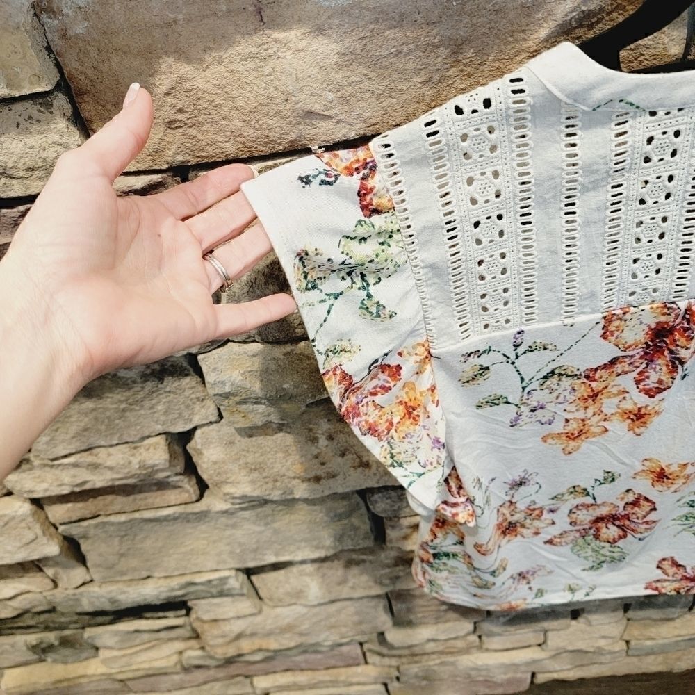 Anthropologie Maeve Flutter Sleeve Floral Lace Eyelet Button Down Top Size Small - Picture 14 of 15
